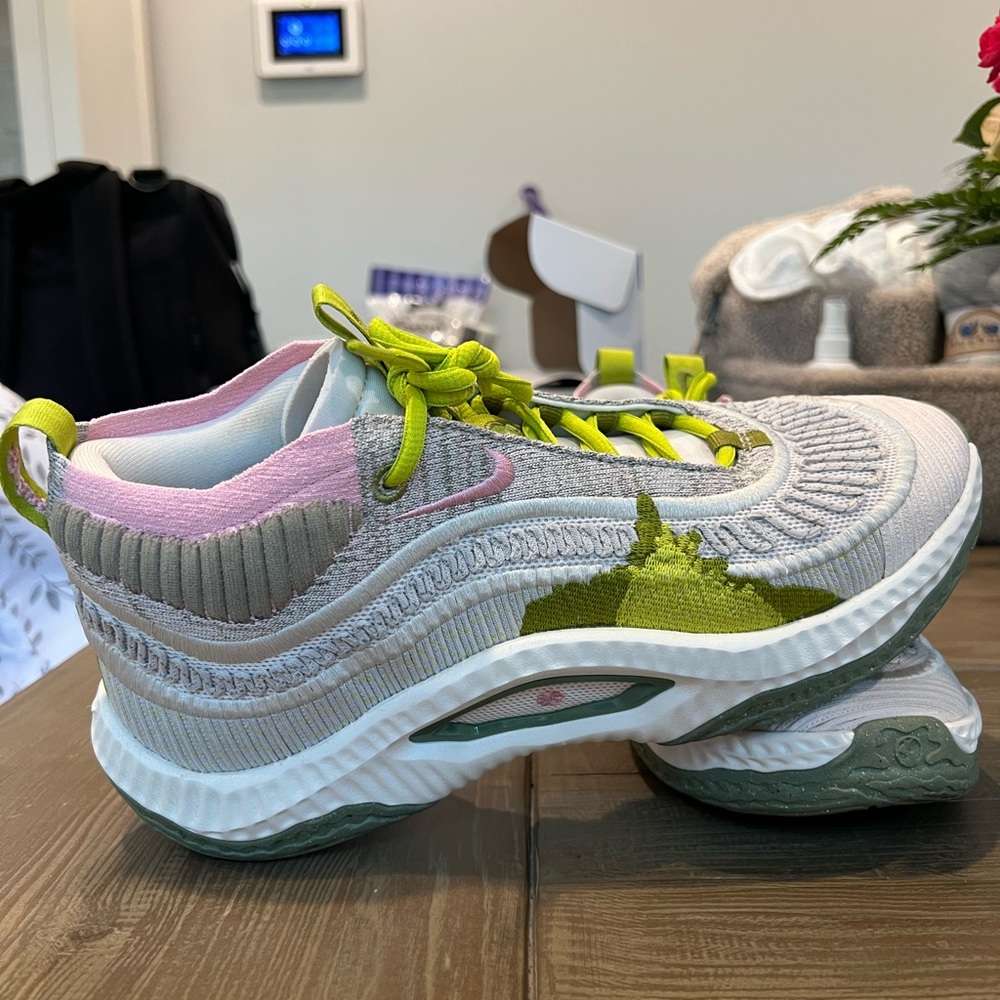 Stylish Nike Women's Sneakers in Gray, Pink, and Green 9.5 Women’s 8 Men